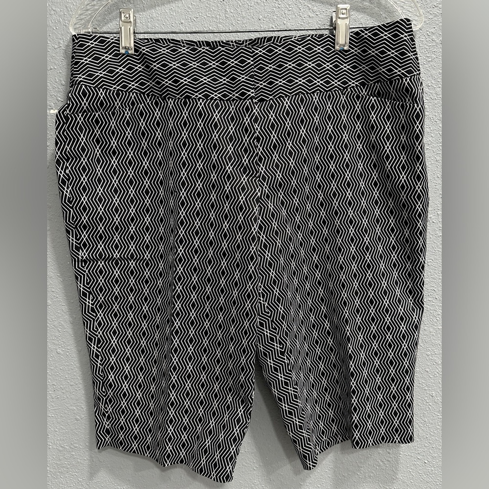 Worthington | Women’s Geometric Bermuda Modern Fit Shorts W/Stretch, Size 8